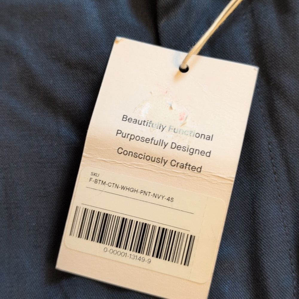 NWT Everlane The Draper Pleated Pant in Buttersmooth Navy Blue Wide Leg Size 4S - Picture 4 of 14